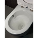 Inodoro adosado a pared SENSE -EUR con tapa soft close y sistema rimless de AzulBath