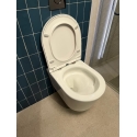 Inodoro suspendido Lia  Tornado blanco brillo con asiento y tapa Soft Close – Azul Bath